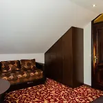 Kunigiskes, Sveciu Namai Palanga