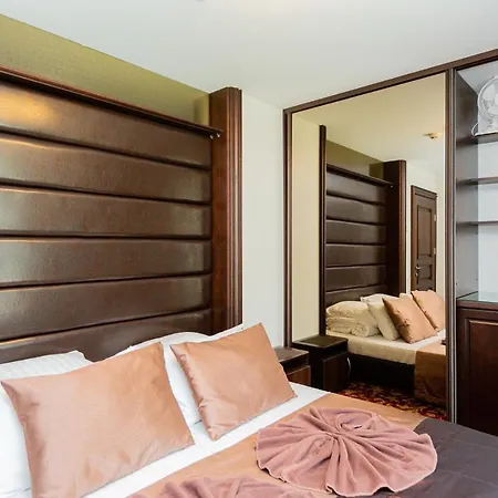 Kunigiskes, Sveciu Namai * Palanga