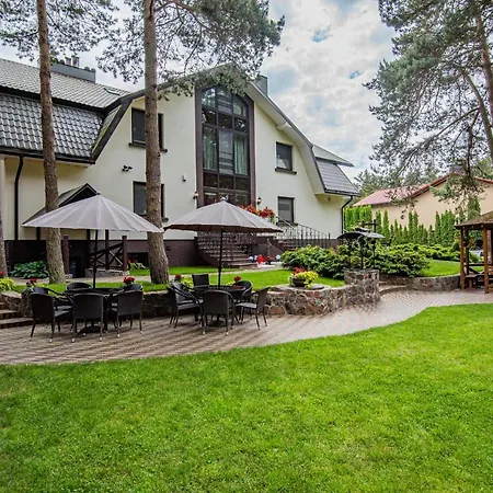 Kunigiskes, Sveciu Namai *