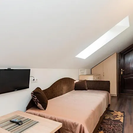 Kunigiskes, Sveciu Namai * Palanga