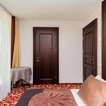 Kunigiskes, Sveciu Namai Aparthotel *