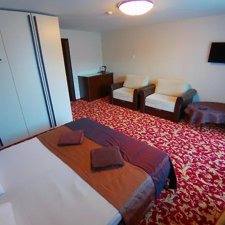 Kunigiskes, Sveciu Namai * 팔랑가