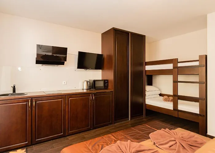 Kunigiskes, Sveciu Namai * Połąga