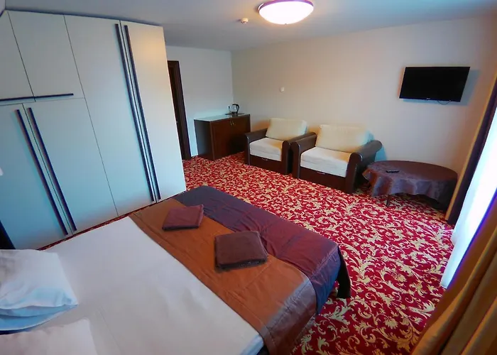 Kunigiskes, Sveciu Namai * Połąga